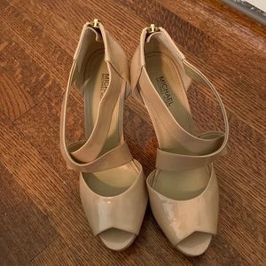 MICHAEL KORS nude heels worn once! Size 6